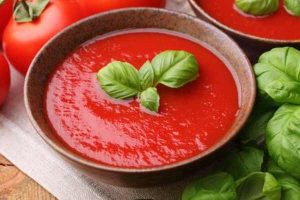 رب گوجه فرنگی برای پخت غذاهای ایرانی